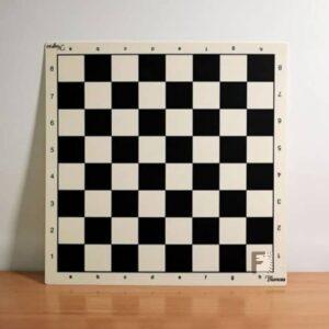 Tablero de ajedrez de 45 x 45 con escaque 5