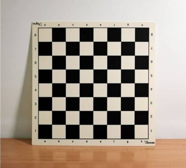 Tablero de ajedrez de 45 x 45 con escaque 5
